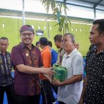 Puluhan Kelompok Tani Di Koltim Terima Ribuan Bibit Durian Musangking, Bupati Sampaikan Hal Ini