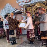 Dianugrahi Gelar Kehormatan Dari Majelis Desa Adat Bali, Harmin Ramba : Ini Amanah Yang Luar Biasa