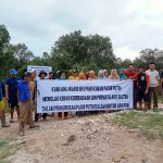 Aksi Nyata Masyarakat Ahli Waris Pasir Putih Pasang Baliho Penolakan LBH Permata Adil Sultra