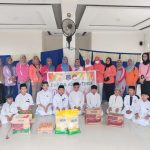 DWP Koltim Gelar Aksi Sosial Dengan Membagikan Paket Sembako Dan Takjil Di Tirawuta