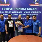 Asmawa Tosepu – Yudhianto Mahardika Resmi Ambil formulir pendaftaran Calon Wali Kota Kendari di Partai Demokrat