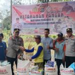 Peringati HUT Bhayangkara Ke-78, Polres Koltim Salurkan Bantuan Ketahanan Pangan Di Tirawuta