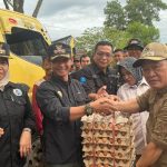 Pj Bupati Konawe Kembali Tinjau Lokasi Banjir Di Kecamatan Pondidaha dan Serahkan Bantuan Sembako