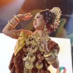HUT Koltim Ke-12, Fashion Show Wedding Adat Nusantara Pukau Masyarakat Wonua Sorume