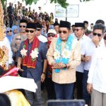 Kunker Di Binongko, Wagub Hugua Bagikan 1.200 Paket Sembako Kepada Masyarakat