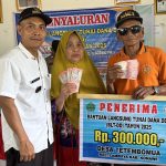 Salurkan BLT-DD Dan Insentif Kader Posyandu, Kades Tetembomua Sampaikan Hal Ini