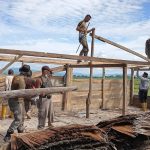 Proses Pembongkaran Rumah Diatas Lahan Sengketa Di Tawamelewe Berlangsung Aman Dan Kondusif