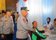 Gelar Baktikes Gratis Untuk Driver Ojol Di Lampung, Wakapolri Serahkan Bantuan Alkes