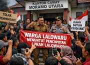 Puluhan Warga Lalowaru Desak Pencopotan Lurah, Camat Moramo Utara Terima Aksi Damai