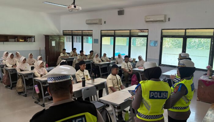 Operasi Keselamatan Krakatau 2026 : Ditlantas Polda Lampung Sosialisasi Tertib Lalu Lintas Di Sekolah Al Kautsar