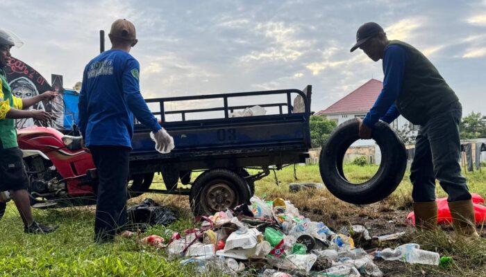 Jaga Kebersihan Area Pasar Malam, DLH Konawe Gencarkan Aksi “Kurvei”
