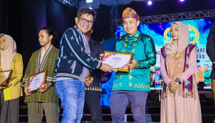 Banggakan Koltim! Hasrul Dinobatkan Jadi Tokoh Penggerak Ekonomi Kreatif Sultra 2026